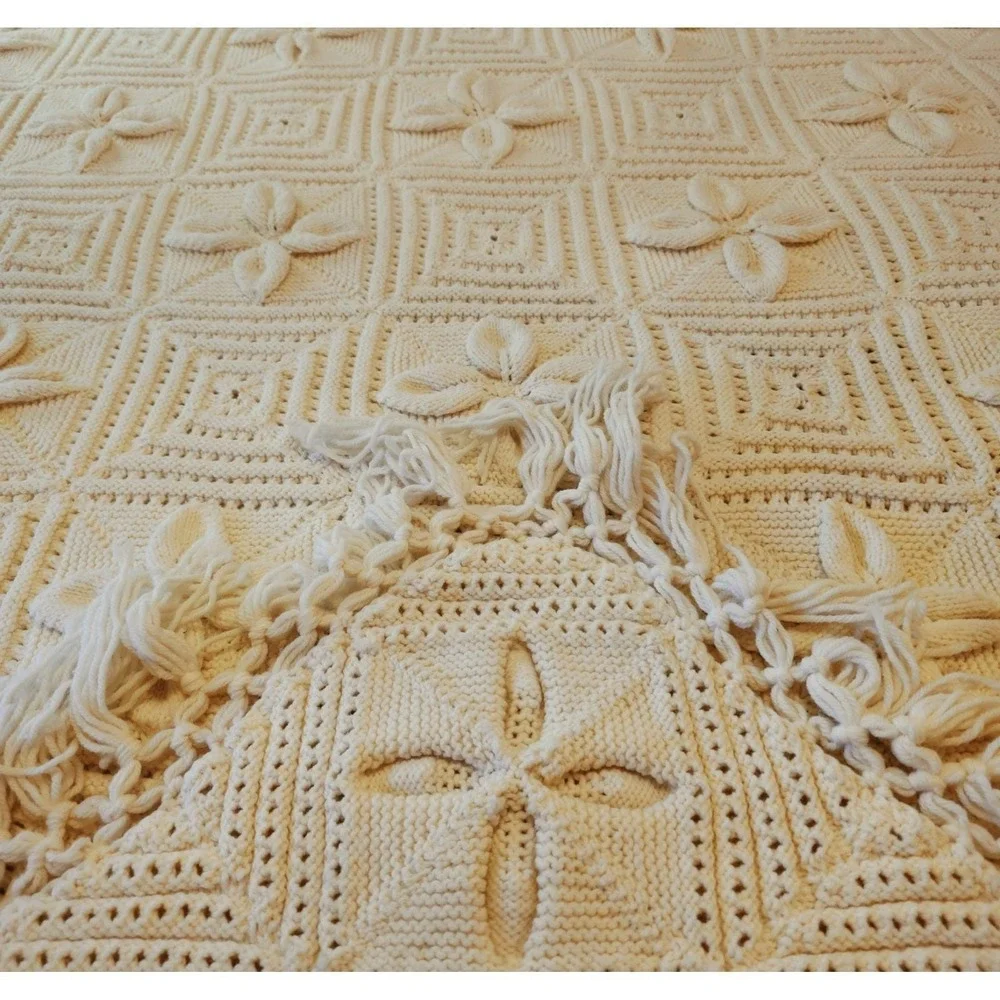 1970s HandKnit 3-D Cream Afghan Bedspread MCM BOHO Cottage Full Queen Pristine